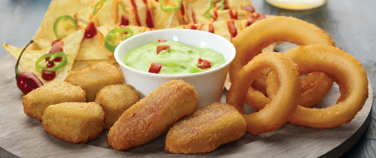 Italian Menu Mix Spicy Red Hot Jalapenõs Chilli Cheese Nuggets and Beer Battered Onion Rings 3884